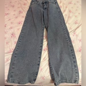 light blue boyfriend jeans